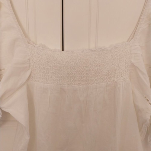 Mini white broderie dress with large sleeve, like new, size L-XL