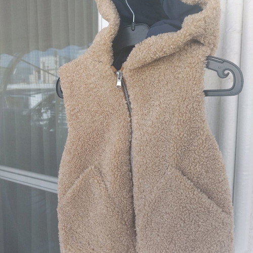 ZARA KIDS fur vest with hood girls new, beige 120cm 6-7 years