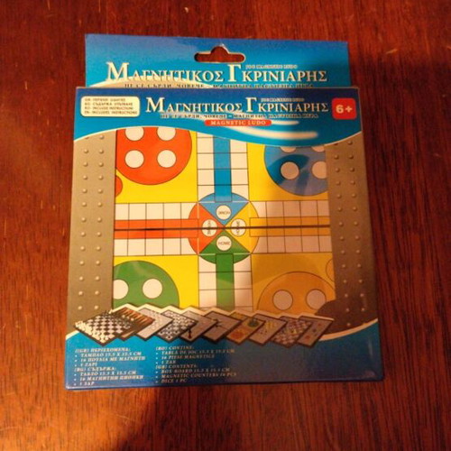 Mini board game with magnetic pieces new