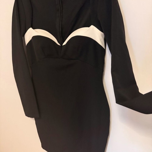 Black and white dress medium with long sleeves like new