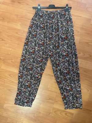 Printed summer pants size L like new, colorful, elastic waist