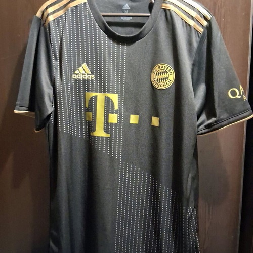 Bayern Munchen jersey new, authentic, size Medium