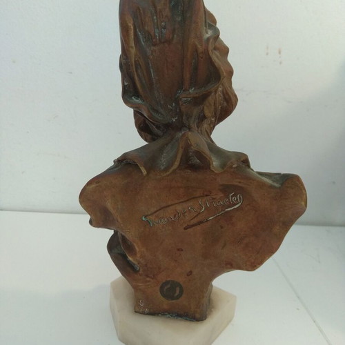 Bronze bust of a young woman used Georges Van Der Straeten