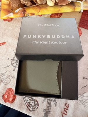 Funky Buddha wallet new, olive green