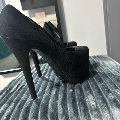 Black high heel pumps size 39 new