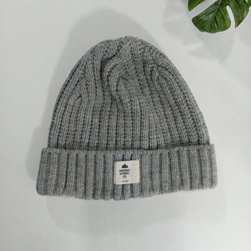 Grey knitted beanie Cedar Wood State like new