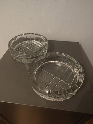 Crystal ashtrays set of 2 like new