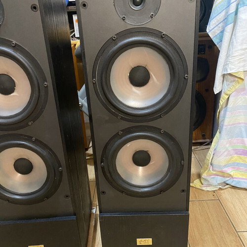 SRC Cambridge audiophile floor speakers used with Scan-Speak drivers