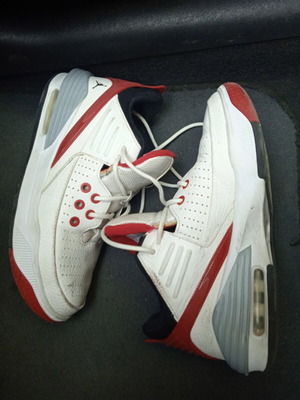 Αθλητικά παπούτσια Nike Air νούμερο 38 σαν καινούργια, άσπρα και κόκκινα