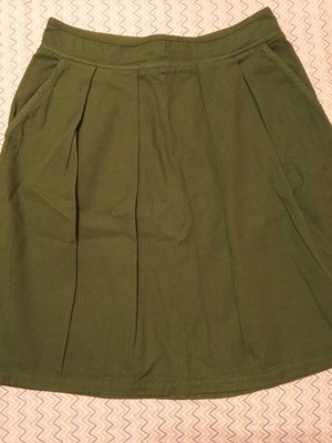 Benetton medium green skirt like new