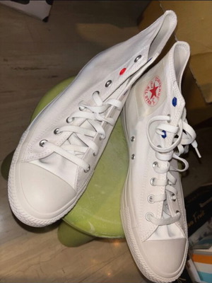 All Star Converse λευκά σταράκια καινούργια, νούμερο 45