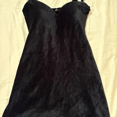 Dress black mini velvet with built-in cups used, size XS