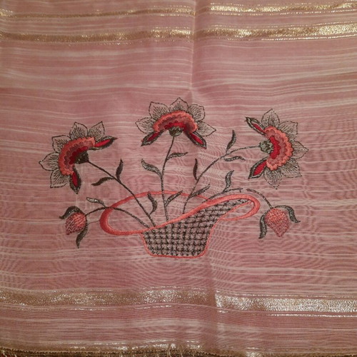 Machine embroidered tsevres new with two napkins 105x45