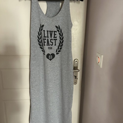 Sleeveless grey maxi dress with Live Fast graphic
