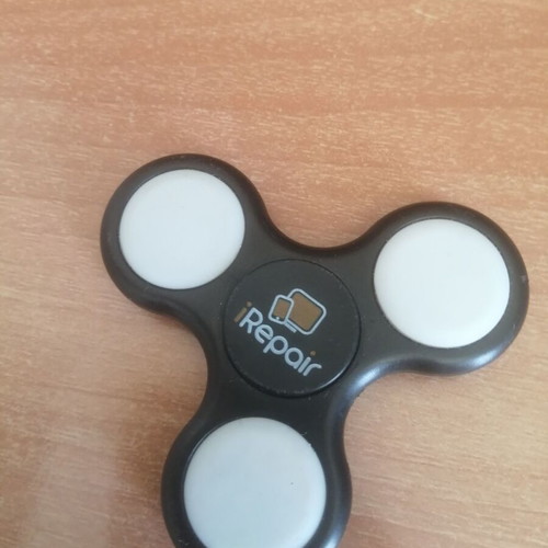 Spinner used with white light-up parts