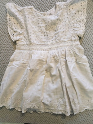 Zara φορεματάκι κιπούρ μεταχειρισμένο no2-3 (98cm)