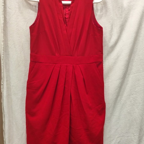 Red sleeveless dress H&M like new, crepe fabric, V-neck