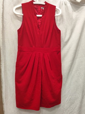 Red sleeveless dress H&M like new, crepe fabric, V-neck