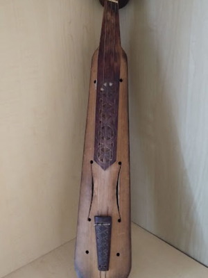 Ποντιακή λύρα (Κεμεντζές) vintage μεταχειρισμένη με σκαλιστή ροζέτα και δοξάρι