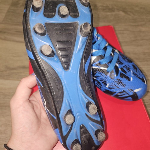 Football shoes size 36 like new, black and blue
