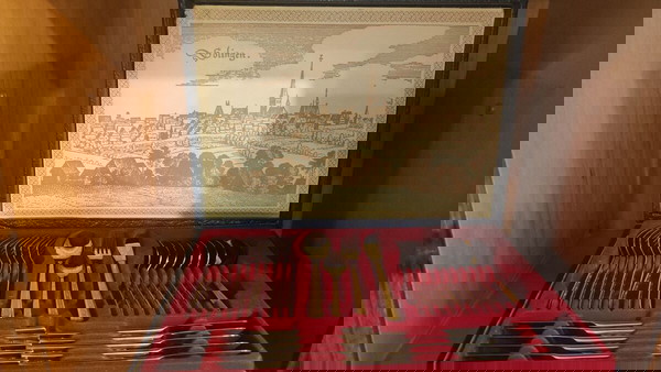 Комплект прибори Solingen Vintage Немски 18/10 23/24 карата, от 1980-те години, за 12 души.