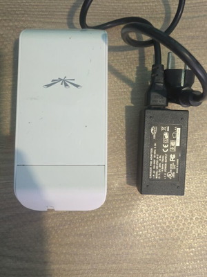 Ubiquiti Nanostation locoM2 μεταχειρισμένο με PoE adapter