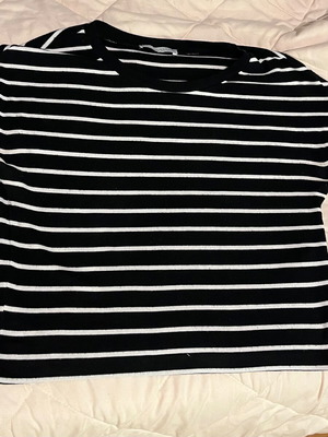 Zara short-sleeve t-shirt like new, black with white stripes, small