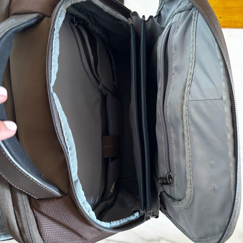 Samsonite backpack used, brown, with many compartments