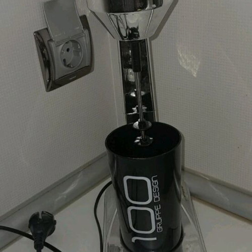 Tabletop frappe maker like new, 100W, stainless steel whisk