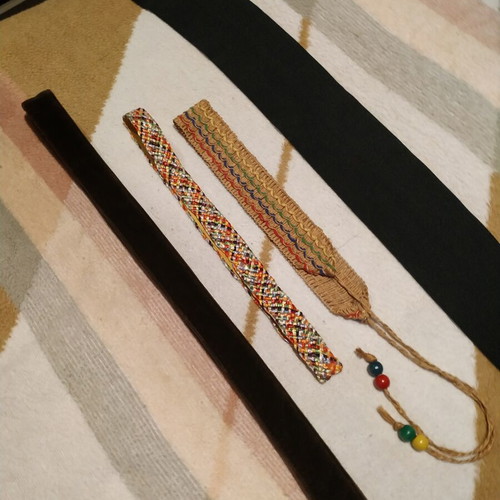 Set of four belts like new, elastic, velvet, and straw