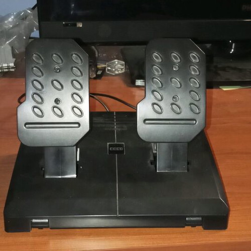 Hori Racing Wheel Apex with Pedals for PC/PS3/PS4 270° Rotation like new