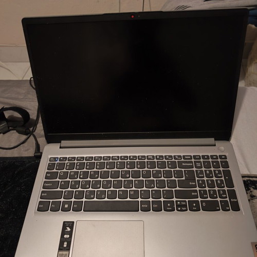 Lenovo laptop like new, AMD Ryzen, 16GB RAM, 500GB SSD, 15-inch