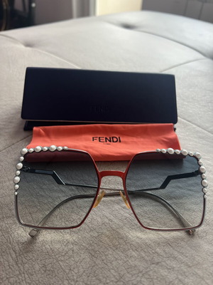 Fendi sunglasses new, silver color