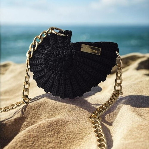 Handmade Shell Shoulder Bag new, black and beige