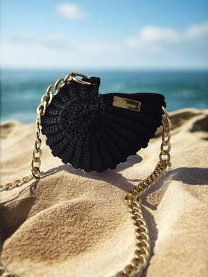 Handmade Shell Shoulder Bag new, black and beige