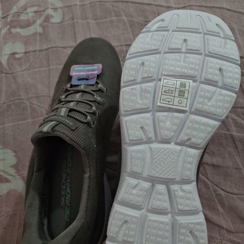 Skechers women's athletic shoes, size 37.5, grey