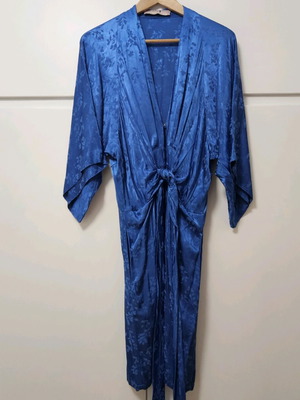 My Tiffany Wearables dress blue like new, Small, satin fabric