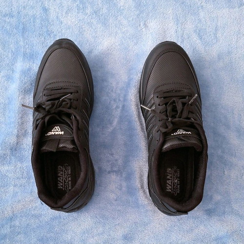 Men's sports sneakers size 43, black