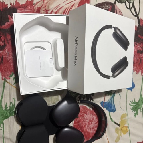 AirPods Max headphones like new, used a few times