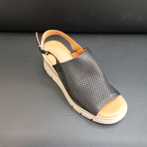 Leather platform sandals black, new, size 37
