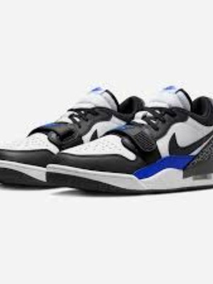 Nike Air Jordan sneakers new with 3D keychain gift, size 45.5