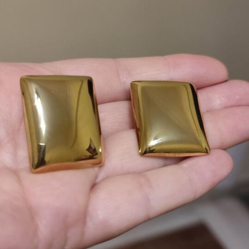Square gold-tone earring made of stainless steel new