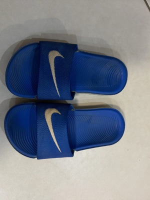 Nike kids slippers used, blue, size 29.5