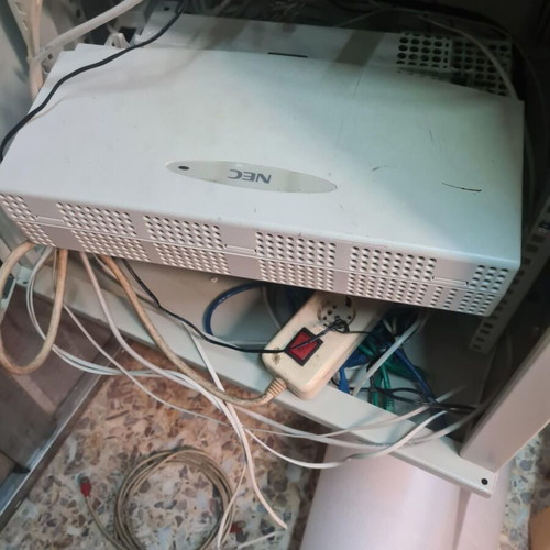 Τηλεφωνικό κέντρο NEC 3 εξωτερικών και 12 εσωτερικών σαν καινούργιο