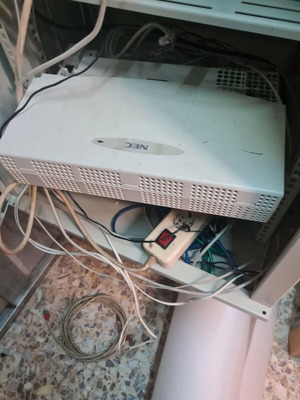 Τηλεφωνικό κέντρο NEC 3 εξωτερικών και 12 εσωτερικών σαν καινούργιο