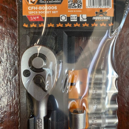 Socket set 1/4’’ new with sockets sizes 4-13