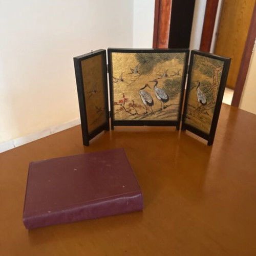 Chinese decorative tabletop screen like new, 1985