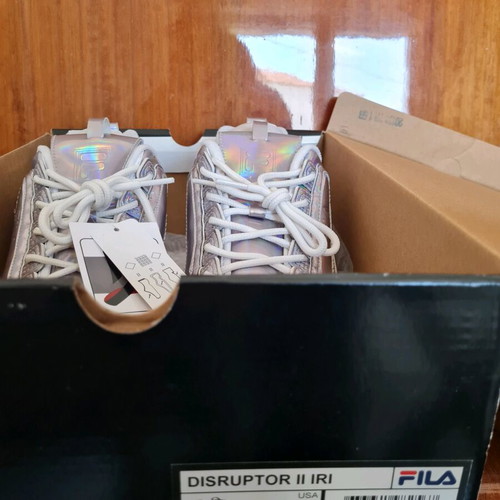 Fila athletic shoes size 41.5 new, silver