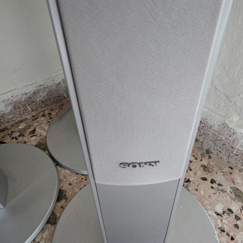 Yamaha amplifier with Sony 5.1 speakers used for home cinema