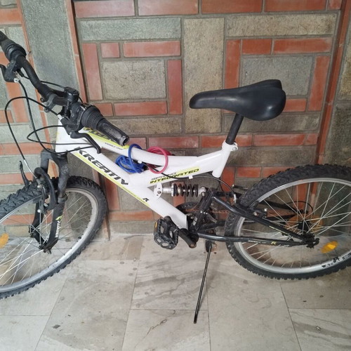 Kreativ Series One 2643 and 2441 Junior MTB bikes, 24 inch, white